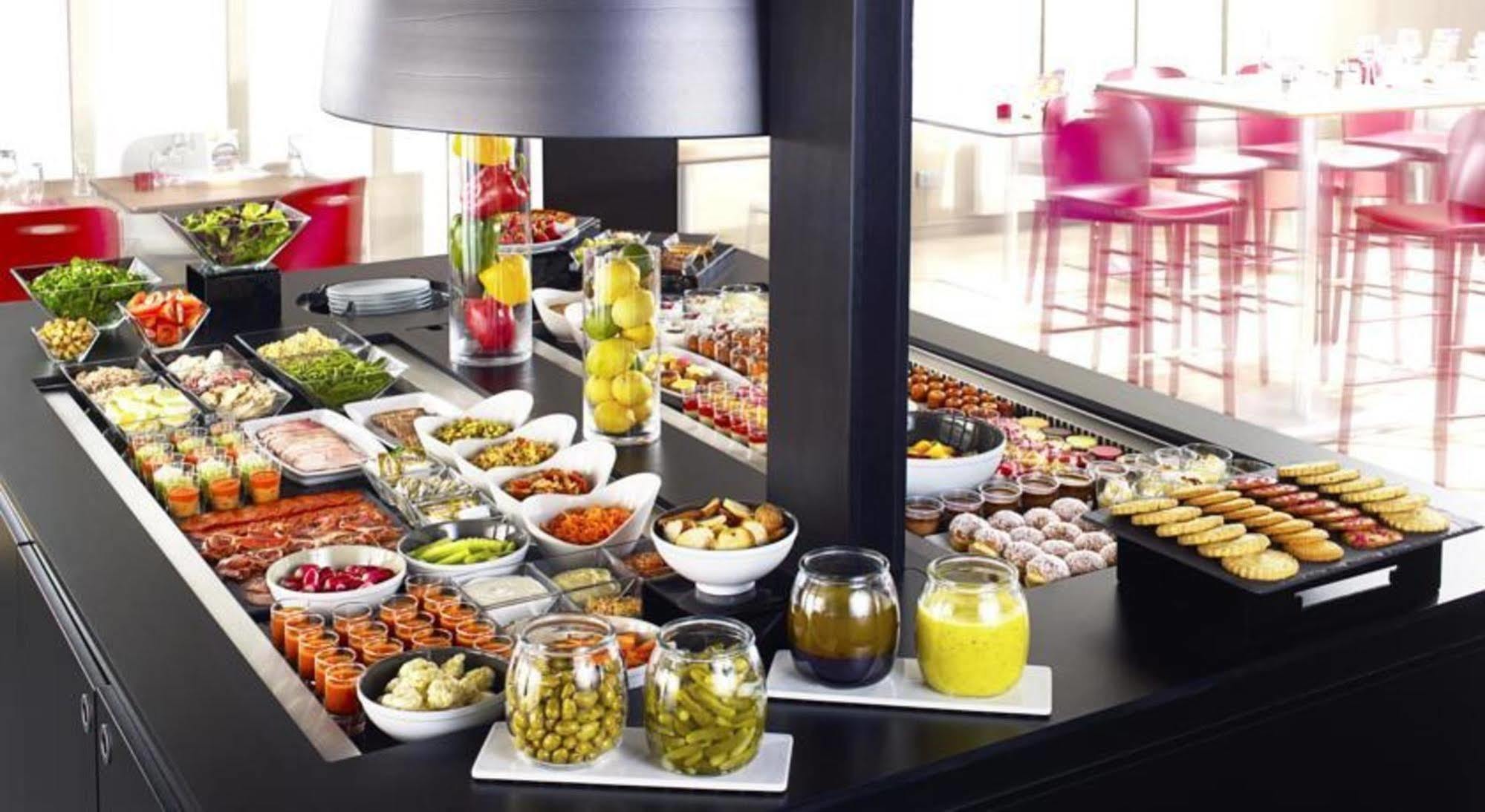 Kyriad Direct Marseille Est La Valentine Hotel